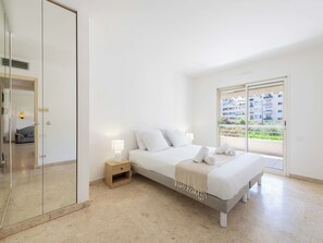 2 makuuhuonetta, silitysrauta/-lauta, Wi-Fi, vuodevaatteet