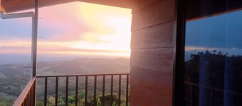 Morpho Cabin at Alta Vista Monteverde Farm ( Amazing View )