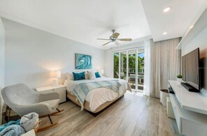 2 Schlafzimmer, Schreibtisch, Bügeleisen/Bügelbrett, Reisekinderbett