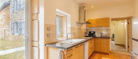 Microwave, oven, dishwasher