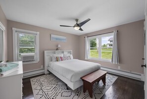 4 bedrooms, travel crib, WiFi, bed sheets