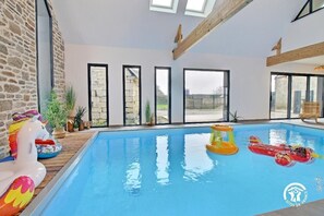 Innenpool, beheizter Pool