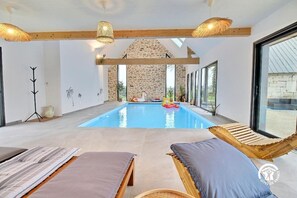 Inomhuspool och uppvärmd pool
