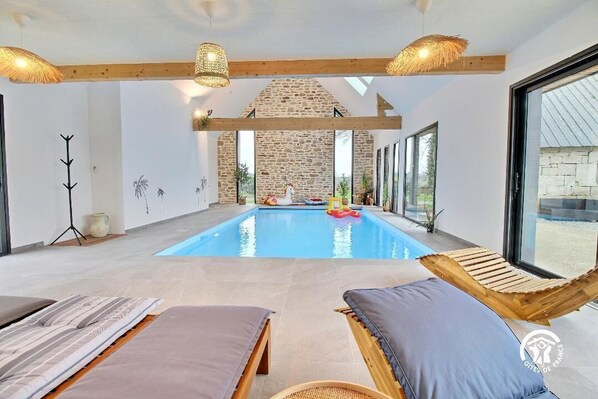 Innenpool, beheizter Pool