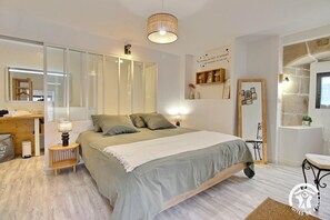 4 Schlafzimmer, Bügeleisen/Bügelbrett, Reisekinderbett, kostenloses WLAN