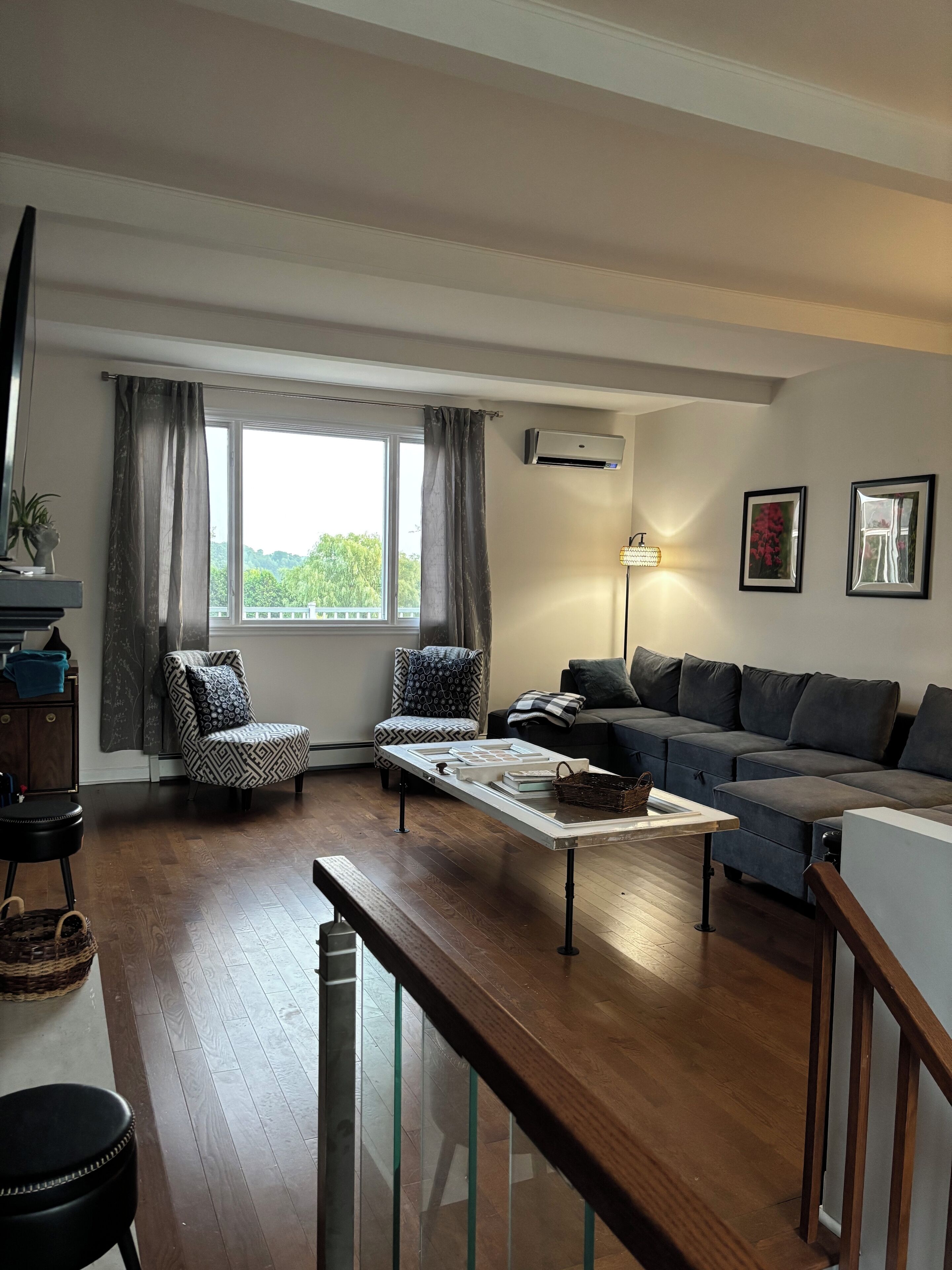 Smart-TV, Kamin, Videospiele, DVD-Player