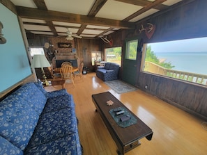 Fernseher, Kamin