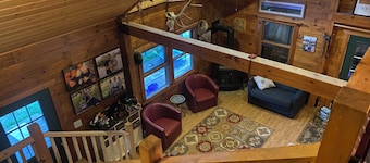 Tremendous cabin on private 6 acres perfect for your relaxing  mountain getaway!