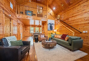 Smart TV, fireplace, DVD player