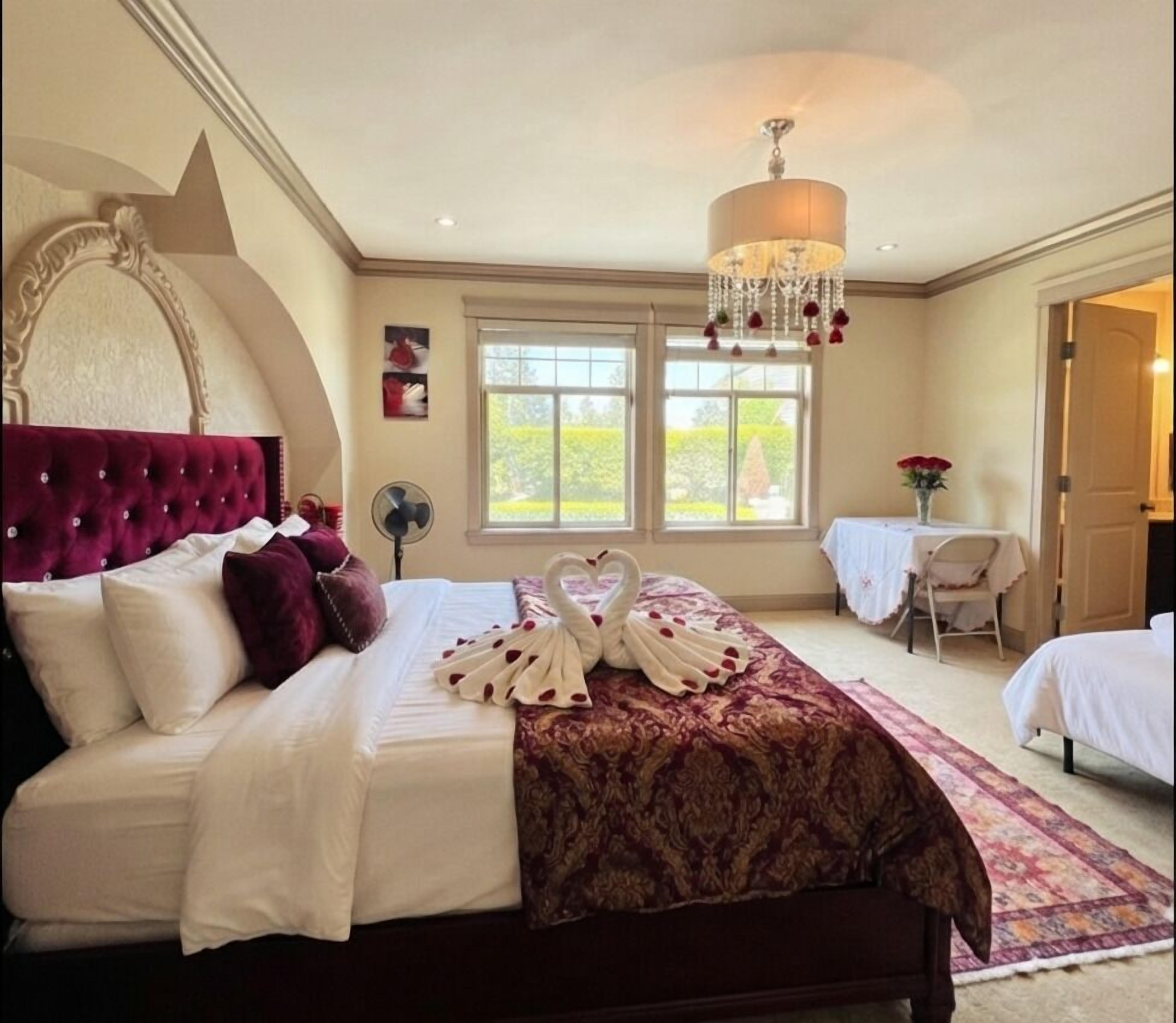 Honeymoon Suite, 1 Bedroom, Ensuite, Executive Level | Premium bedding, desk, laptop workspace, blackout curtains