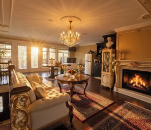 Family dining - Royal Boutique Hotel (Surrey)