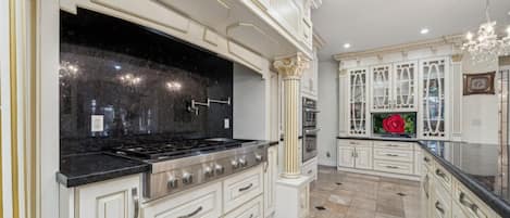 Studiosvit Royal - 1 kingsize-säng - mikrovågsugn - executive-våning | Minikyl