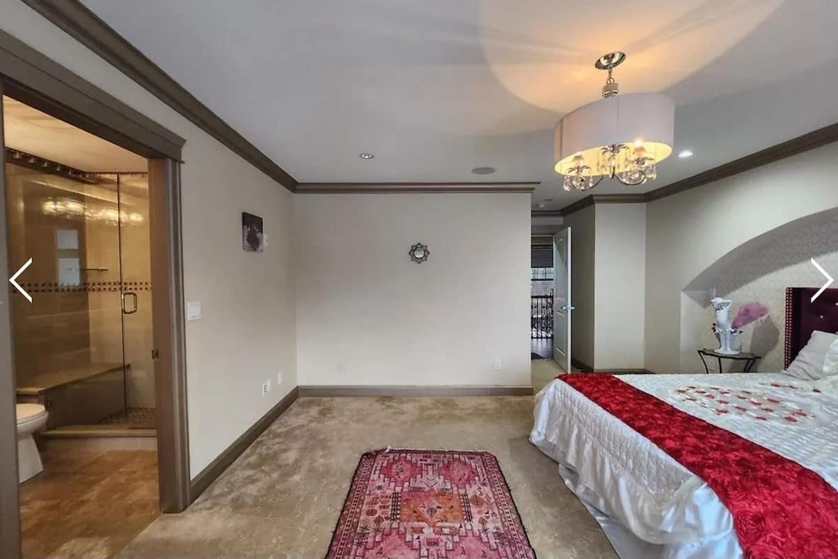 Honeymoon Triple Room, Multiple Beds, Air conditioning, Executive Level | Individually decorated, individually furnished, desk, laptop workspace
