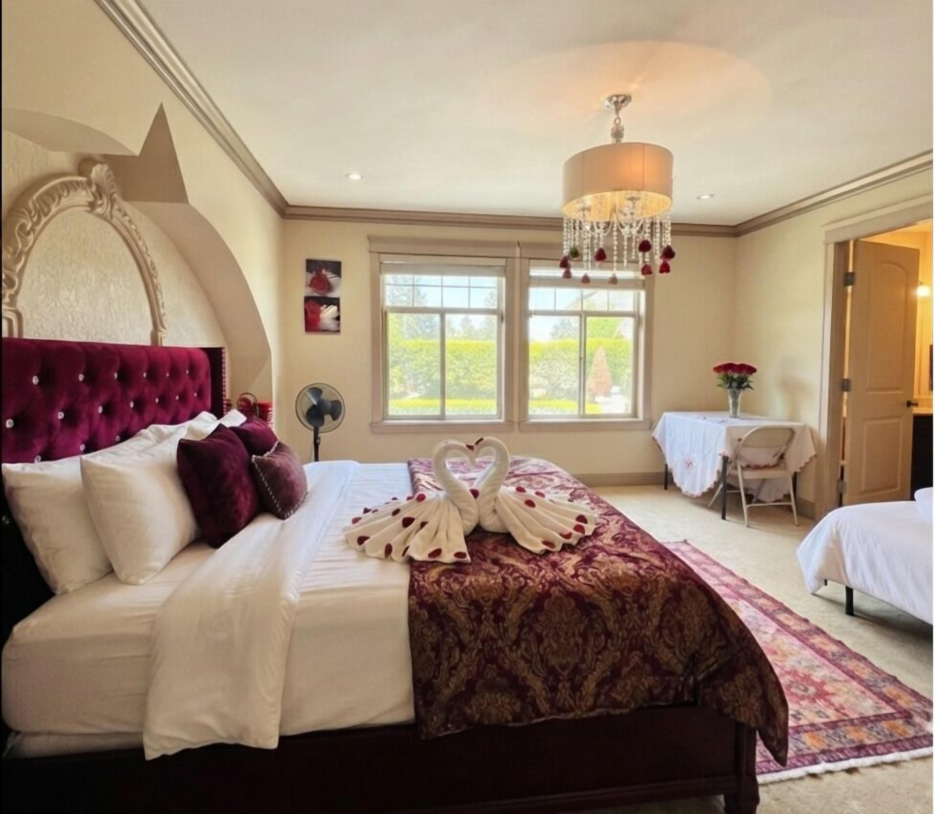 Honeymoon Suite, 1 Bedroom, Ensuite, Executive Level | Premium bedding, desk, laptop workspace, blackout curtains