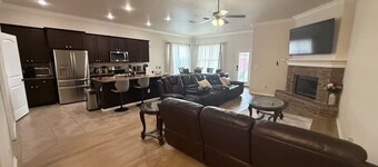 4BR/2B Lubbock CompleteHome Stay