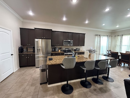 4BR/2B Lubbock CompleteHome Stay