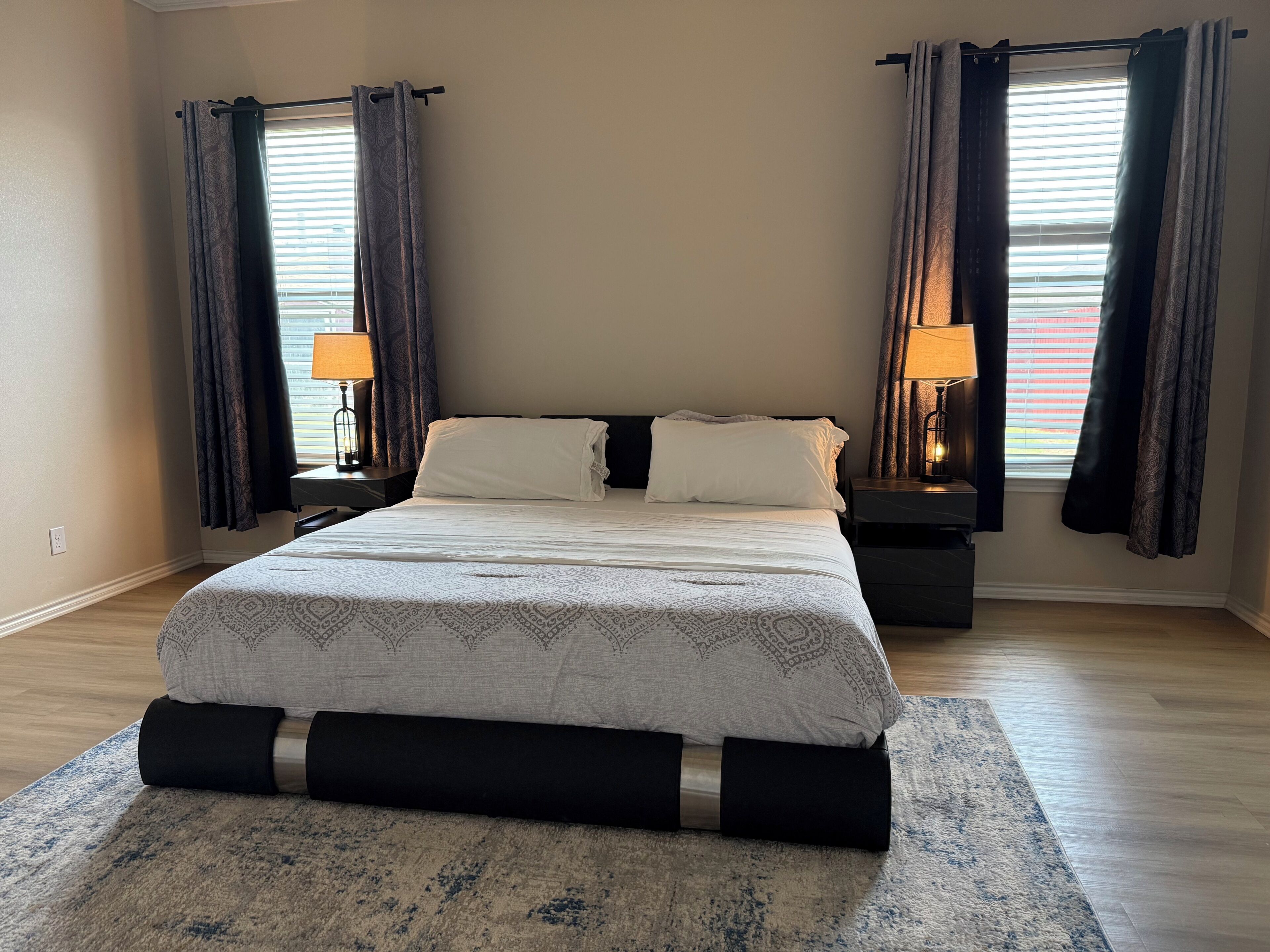 4 bedrooms, desk, iron/ironing board, free WiFi