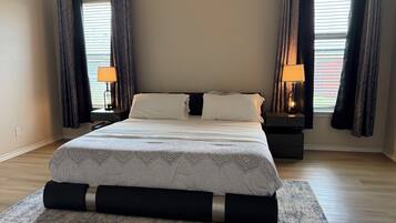 4 bedrooms, desk, iron/ironing board, free WiFi