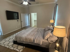 4 bedrooms, desk, iron/ironing board, free WiFi - 4BR/2B Lubbock CompleteHome Stay (Lubbock)