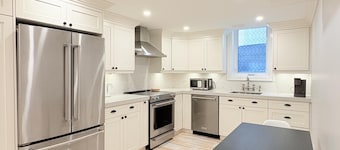 Modern Basement Unit in Aurora