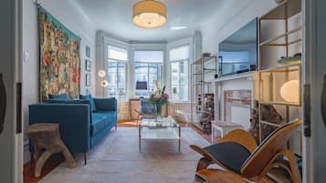 Smart TV, books, music library, stereo