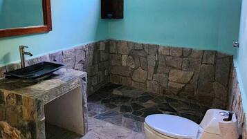 Kamar Double Comfort, patio | Kamar mandi