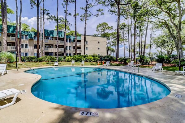 Alberca techada y alberca climatizada