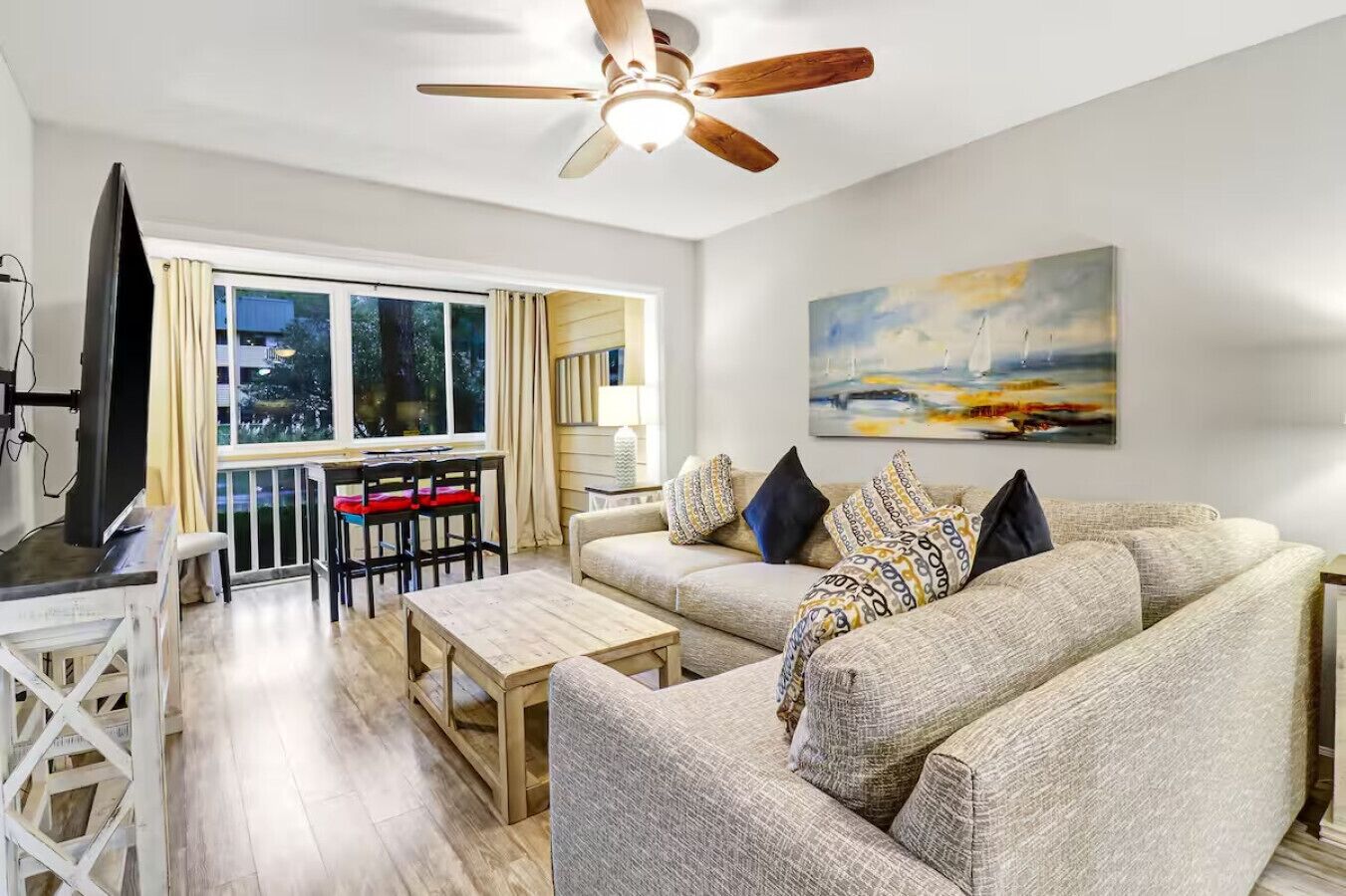 Una Smart TV, libros