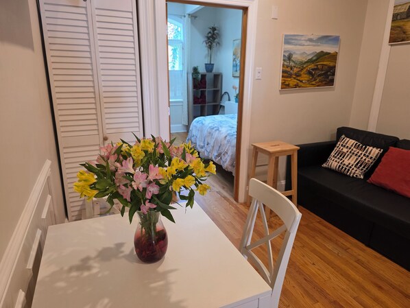 2 bedrooms, iron/ironing board, WiFi, bed sheets