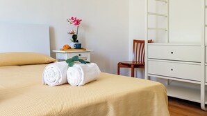 2 habitaciones, tabla de planchar con plancha y wifi gratis 