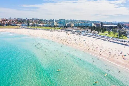 Studio Apartment on Bondi Road with View