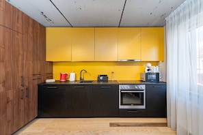 Fridge, microwave, oven, stovetop