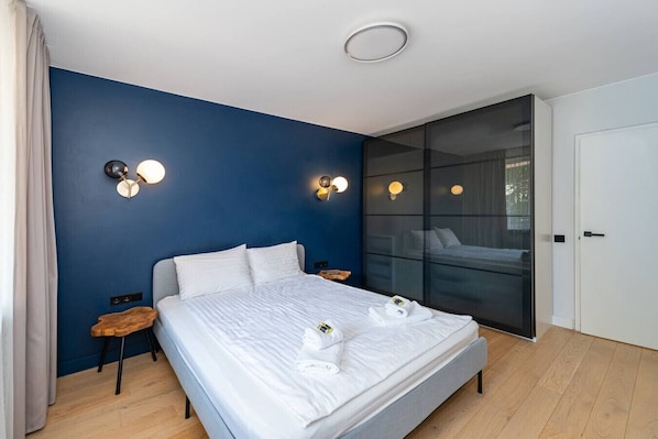 2 bedrooms, desk, iron/ironing board, free WiFi