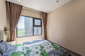 Apartment, Balcony, River View | Blackout drapes, iron/ironing board, free WiFi