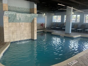 Innenpool, beheizter Pool