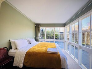 5 camere, ferro/asse da stiro, accesso a Internet, lenzuola