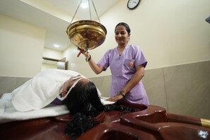Outdoor treatment areas, sauna, hot tub, steam room, hot springs - Rishikulam Wellness Centre (Samalkha)