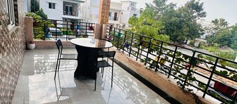 Destiny Stays is a serviced villa which provides corporate accommodations.