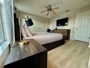 4 bedrooms, iron/ironing board, free WiFi, bed sheets