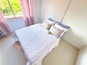 3 bedrooms, iron/ironing board, Internet, bed sheets