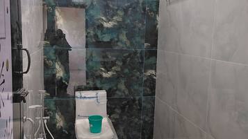 Bruser, håndklæder, Sæbe, Toiletpapir