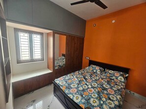 3 chambres, accès au Wi-Fi (inclus), literie fournie