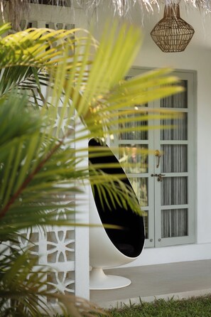 Suite, 1 King Bed, Non Smoking, Pool View | Terrace/patio