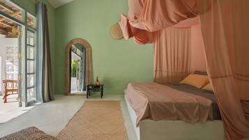 Double Room, 1 King Bed, Non Smoking, Pool View