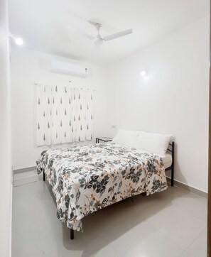 Blackout drapes, iron/ironing board, free WiFi - The Pinnacle - Electronic City (Bengaluru)