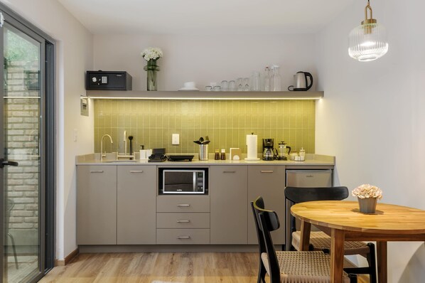 Coffee/tea maker, microwave, stovetop, electric kettle