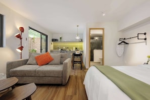 1 habitación, tabla de planchar con plancha, wifi y ropa de cama 