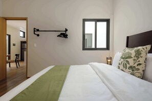 2 bedrooms, desk, iron/ironing board, WiFi - Zaterra: Trendy Flat with Sunny Patio in Roma Norte (Ciudad de México)