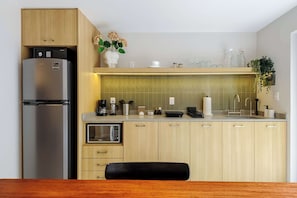 Coffee/tea maker, fridge, microwave, stovetop - Zaterra: A Tranquil Oasis in Roma Norte. (Ciudad de México)