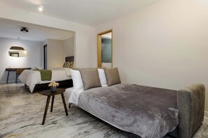 1 bedroom, desk, iron/ironing board, WiFi